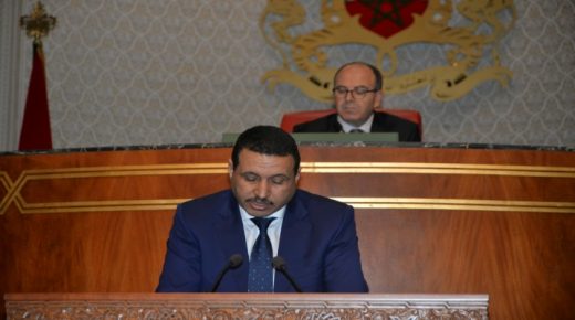 المستشار البرلماني “امبارك حمية” في سؤال مباشر حول المدرسة الوطنية للتجارة والتسيير بالداخلة”