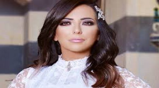 الممثلة السورية أمل عرفة تعلن إصابتها بـ”كوفيد 19″: أصيبت بكوروناية بنت حلال