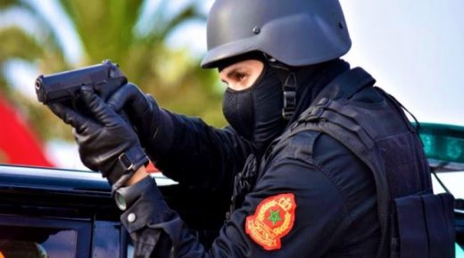 مفتش شرطة يضطر لإشهار سلاحه الوظيفي لتوقيف ثلاثة أشخاص للاشتباه في تورطهم في الاحتجاز المقرون بمحاولة الاغتصاب