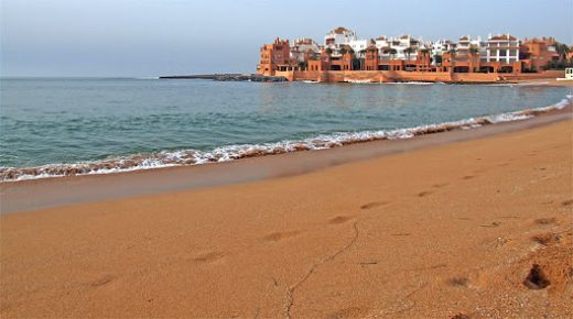 إغلاق الشواطئ التابعة للنفوذ الترابي لإقليم بن سليمان ابتداء من منتصف ليلة الجمعة