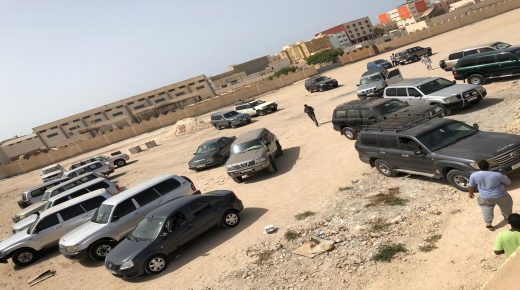 بالداخلة ملاك سيارات الدفع الرباعي يعتصمون ضد الضريبة