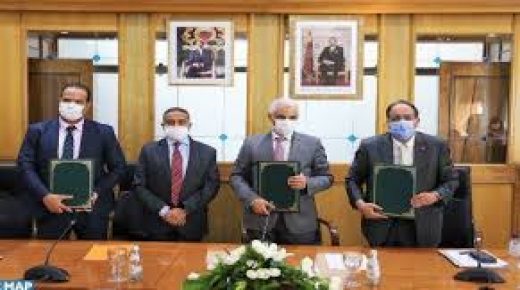 وزارة الصحة توقع اتفاقية-إطار للشراكة مع الفدرالية الوطنية للصحة من أجل تطوير المنظومة الصحية
