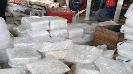 طنجة : مداهمة معمل سري لصناعة الأكياس البلاستيكية
