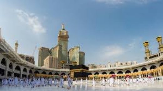 السعودية تعلن عودة العمرة والزيارة تدريجيا