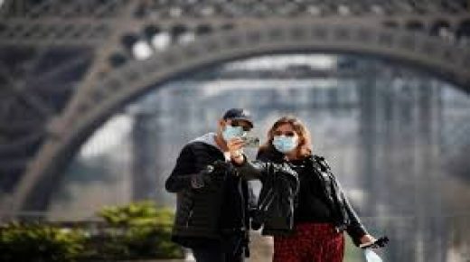 مرحلة إغلاقات صارمة بوجه موجة كورونا الجديدة بفرنسا