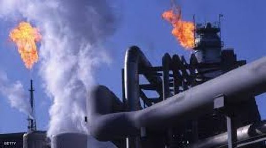 تراجع “مهول” في عائدات النفط الإيرانية خلال سنة