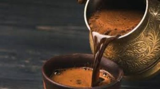 شرب القهوة قبل الإفطار قد يصيبك بمرض السكر