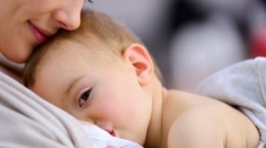 الرضاعة الطبيعية علاج طبيعى للتوتر وتساعد على وقاية الأطفال من السمنة