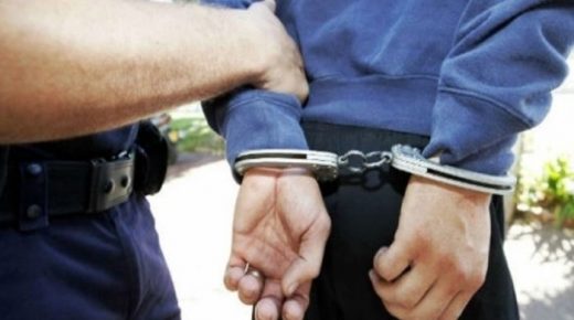 أمن وجدة يلقي القبض على شخص يلتقط صورا للأطفال بمحيط المدارس وينشرها في مواقع إباحية