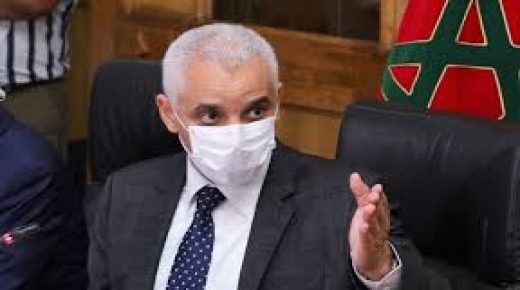 وزير الصحة يعقد جلسة عمل لتدارس إجراءات استباقية لتعميم التلقيح ضد كورونا “بعد أن تنتهي كل المراحل التجريبية ” له