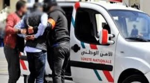 توقيف ثلاثة أشخاص للاشتباه في تورطهم في قضية تتعلق بالاحتجاز والاعتداء الجنسي المقرون بالعنف