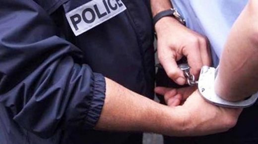 توقيف شخص يشتبه تورطه في تعريض زوجته لاعتداء جسدي خطير مفضي للموت