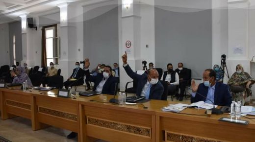 فريق المعارضة بمجلس جهة الداخلة -وادي الذهب يراسل وزير الداخلية عبد الوافي لفتيت في شأن”تبديد الميزانية”.