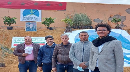 مؤسسة الأطلس الكبير تزرع البسمة في وجوه فلاحي منطقة ورززات في برنامج مليون شجرة بالمغرب.