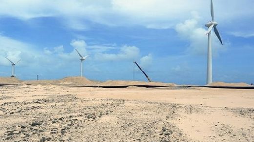 الخطاب الملكي يدعو إلى تثمين قطاع الطاقة في الأقاليم الجنوبية