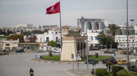 تونس تمدد حظر التجول لمواجهة كورونا
