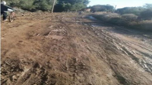 سكان أغمات بالحوز غاضبين من مسؤولي الإقليم نتيجة تدهور الطرق