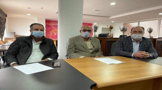 مصطفى اوراش يتسلم السلطة من اللجنة المؤقتة للجامعة
