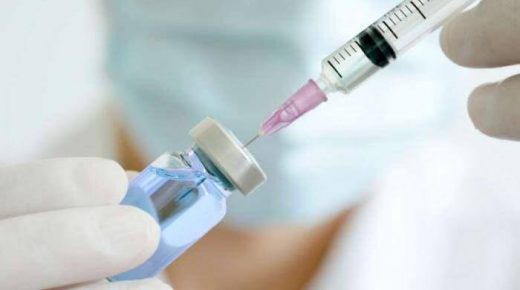 إصابة أميركي برد فعل تحسسي خطير بعد تلقيه لقاح كورونا