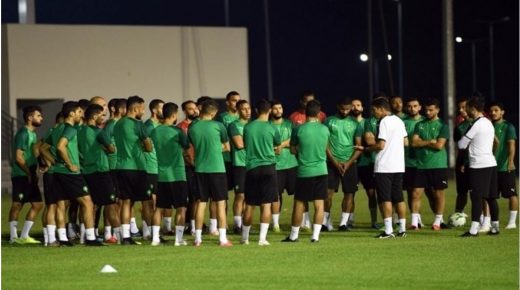 المنتخب المحلي يجري أول حصة تدريبية بالكامرون