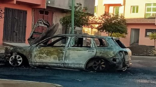 احتراق سيارة بالكامل بمدينة مراكش… والأسباب مجهولة
