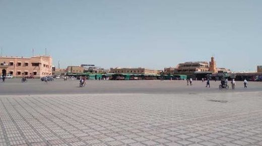 الحكومة تخنق العاملون بالقطاع السياحي بقرارات عشوائية