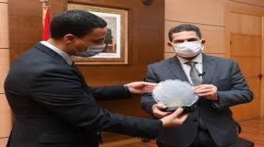 “راديو أصوات” يتوج نساء ورجال التعليم بدرع “شخصية سنة 2020”