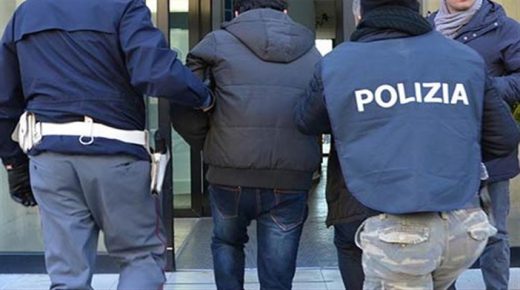 السلطات الإيطالية تتمكن من توقيف مغربي بحوزته مخدرات