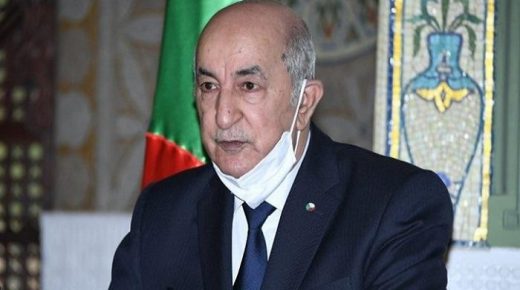 الرئيس الجزائري يوقع المرسوم الخاص بتعديل الدستور