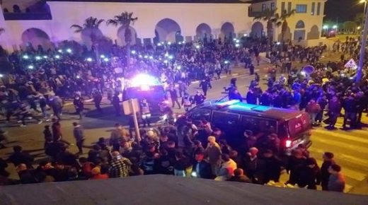 السلطات العمومية تتدخل لفض وقفة احتجاجية غير مرخصة في خرق لمقتضيات حالة الطوارئ الصحية