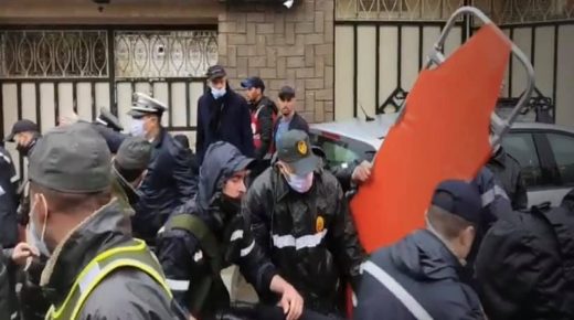 انتشال جثث 24 شخصا وإنقاذ 10 آخرين إثر حادث تسرب مياه الأمطار لوحدة صناعية سرية للنسيج