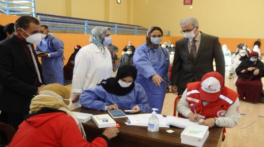 والي جهة مراكش آسفي يشرف على افتتاح مركزين جديدين بمراكش