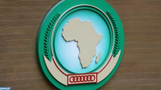 La 33e session ordinaire de l'Assemblée de l'Union africaine (UA) sous le thème «Faire taire les armes : créer des conditions propices au développement de lAfrique» s'est achevée lundi soir au siège de l'UA à Addis-Abeba, capitale éthiopienne. Pendant deux jours, les chefs d'Etat et de gouvernement africains se sont échangés sur divers sujets dont les situations en Lybie et au Sahel. 10022020 - Addis-Abeba