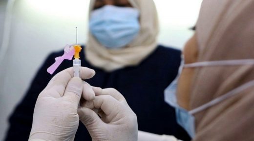 إقليم برشيد .. سيدة تتلقى جرعتين من اللقاح المضاد ل(كوفيد 19) تباعا وفي نفس الوقت