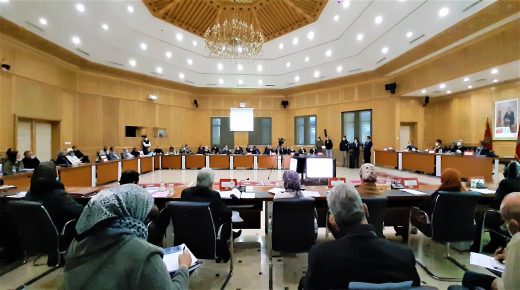 مجلس جهة الشرق يصادق على اتفاقيات تخدم الاستثمار والتشغيل والبحث العلمي والرياضة والصحة