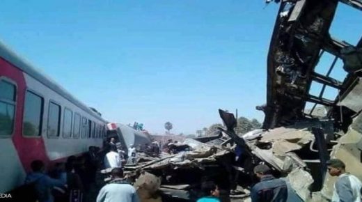وزير النقل المصري يعتذر ويتحدث عن التطوير