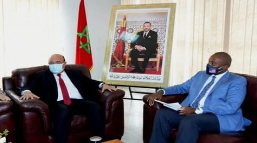 مدير أكاديمية مراكش آسفي والقنصل العام لأمريكا يقومان بزيارة إعدادية المنصور الذهبي
