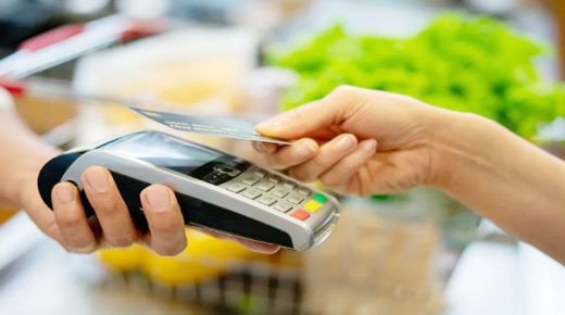المعاملات اللاتلامسية : شركة (فيزا) ومركز النقديات يرفعان السقف إلى 600 درهم