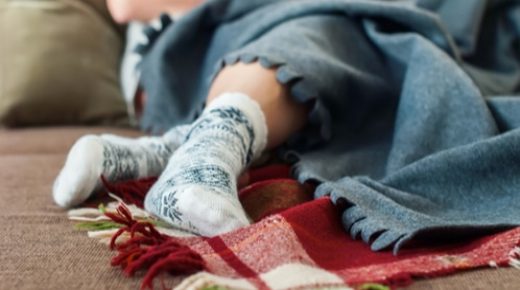 أسباب برودة الأطراف وطرق العلاج