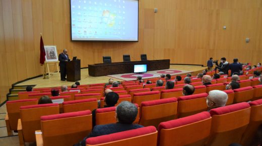 لقاء تواصلي بولاية وجدة حول تنزيل مقتضيات القانون المتعلق بتبسيط المساطر بالمؤسسات الإدارية والعمومية