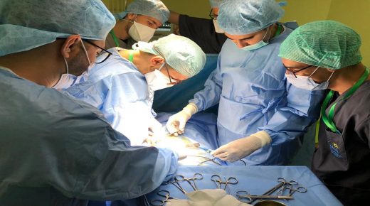 قافلة طبية تنطلق من وجدة إلى مدينة الريش لإجراء أكثر من 60 عملية جراحية مجانية للفئات المعوزة