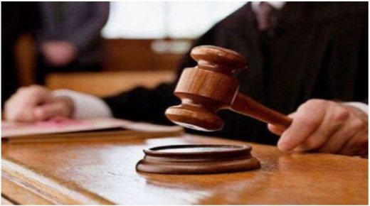 النيابة العامة تقرر متابعة عون سلطة بمراكش المتهمة بالارتشاء في حالة الاعتقال