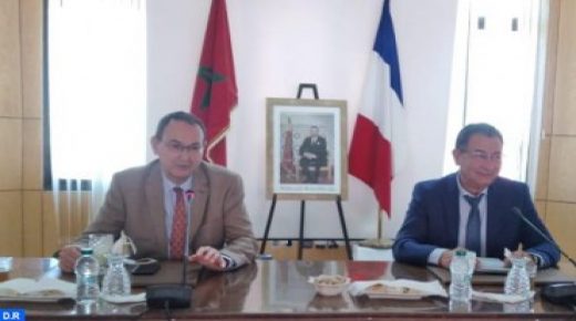 جماعة الحسيمة تبحث تعزيز ودعم آليات التعاون الثنائي المحلي مع نظيرتها الفرنسية
