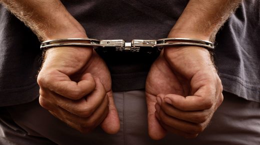 القنيطرة.. توقيف شخصين يتاجران في المخدرات والمؤثرات العقلية