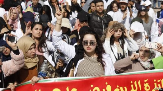 الحكومة المغربية تقرر إلحاق “أساتذة التعاقد” بصندوق التقاعد
