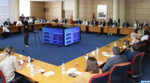 تقديم خلاصات لجنة النموذج التنموي في لقاء مع ممثلي المجتمع المدني بجهة الدار البيضاء – سطات