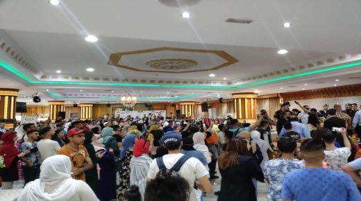 بسبب عدم احترام الإجراءات الاحترازية.. السلطة تتدخل لتوقيف حفل صاخب أحيته دنيا بطمة بطنجة البالية