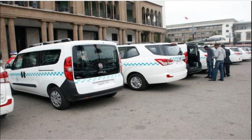 سائقون مهنيون يطالبون بخفض أسعار كراء سيارات الأجرة إلى 50 في المائة