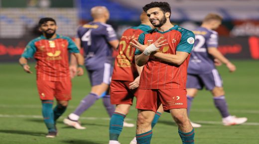 أزارو تخلص من وعكته الصحية وعاد للتدريبات