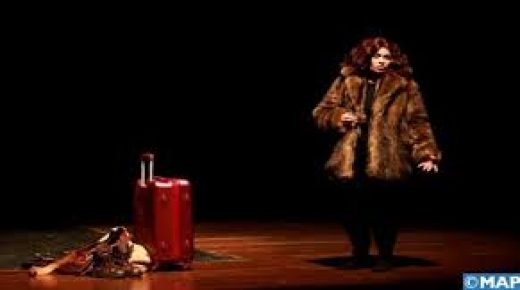 مسرحية “المرأة صاحبة المسدس 45”.. عمل فني يمزج بين الشغف والحرية من تجسيد صوفيا هادي